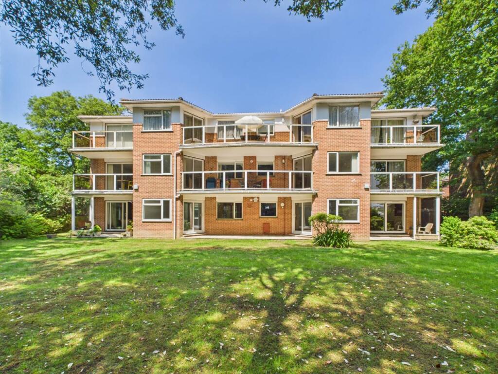 2 grosvenor court fr