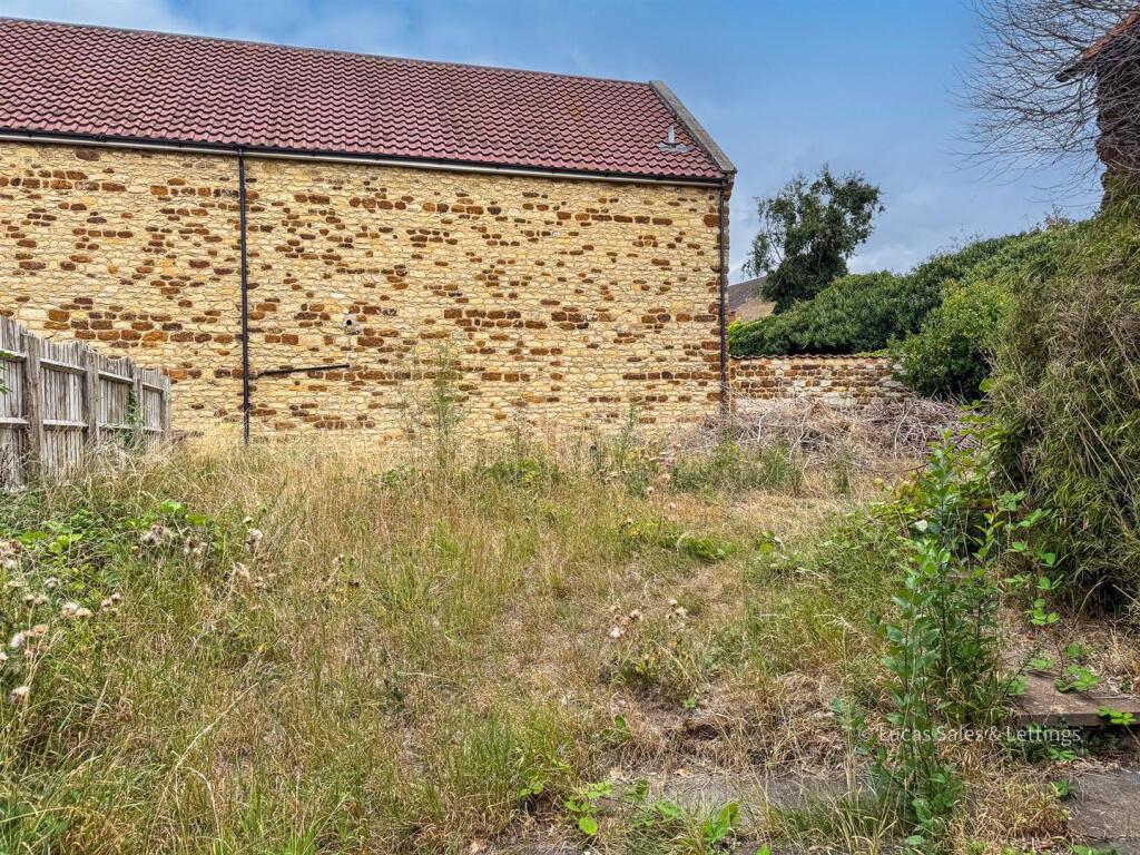 5 High St Finedon-22.jpg