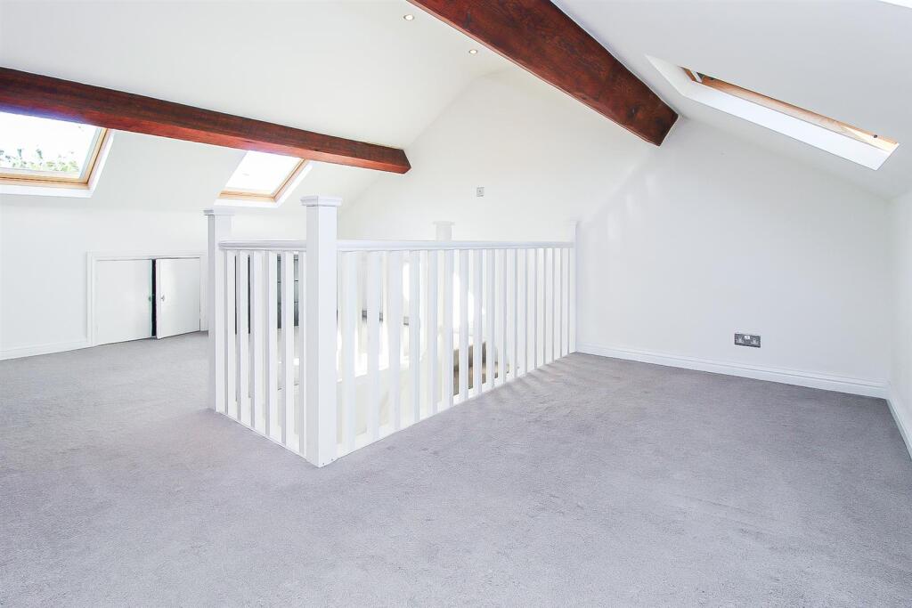 LOFT ROOM