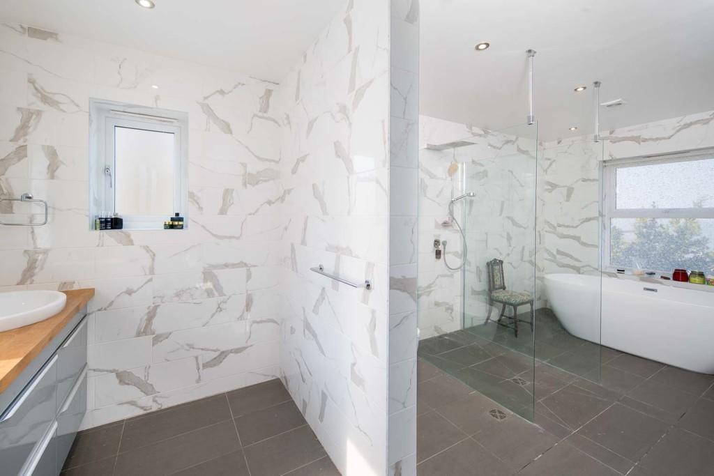 En-Suite to Bedro...