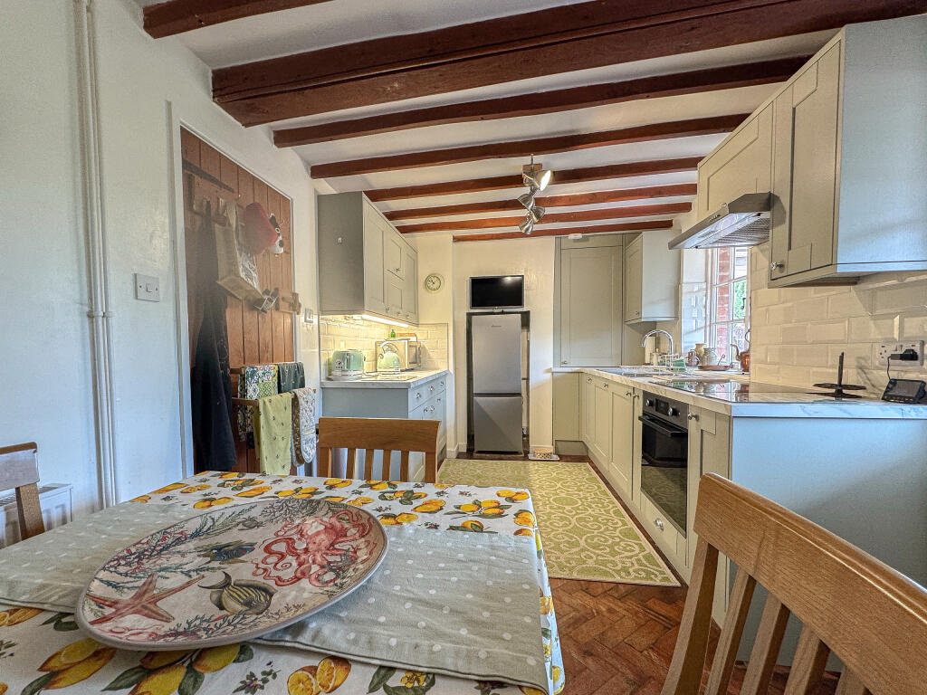 Kitchen breakfast room