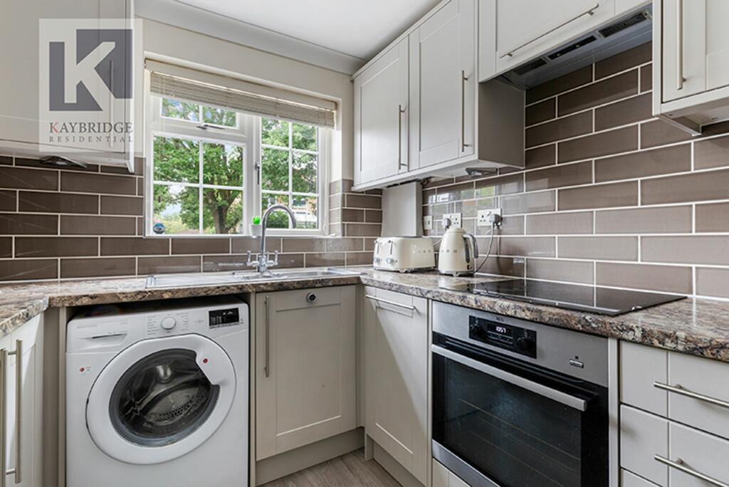 Chelsea Close, Worcester Park - KT4 7SF