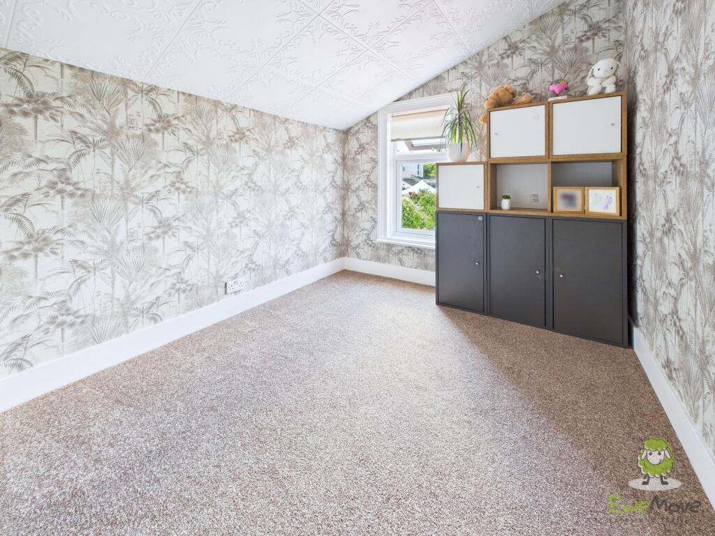 CAM01543G0-PR0136-STILL032