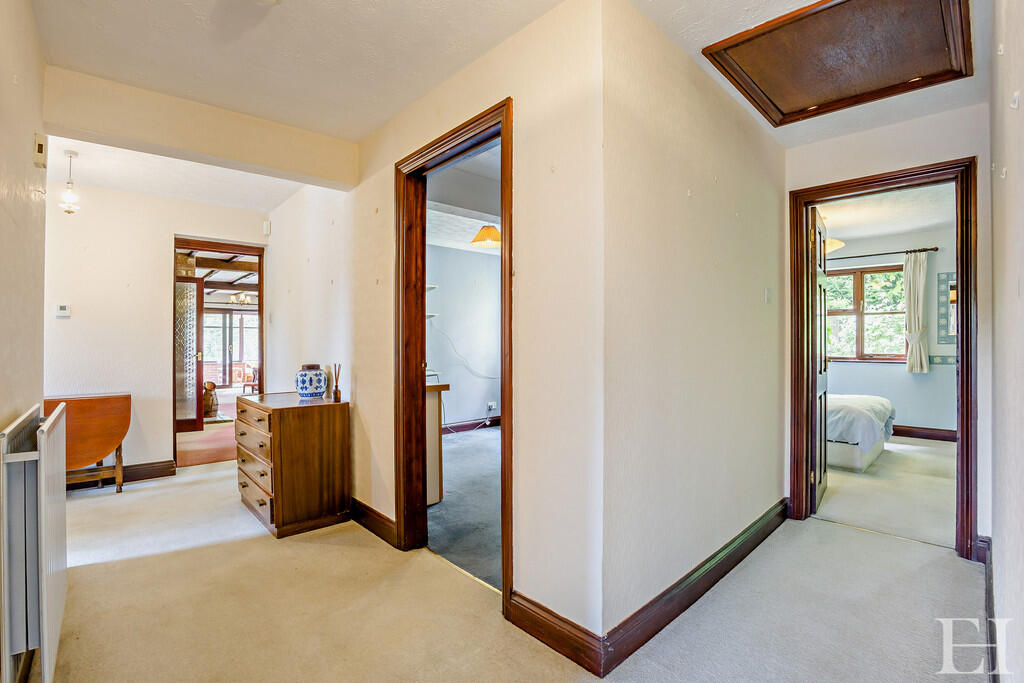 8652915-interiorW...