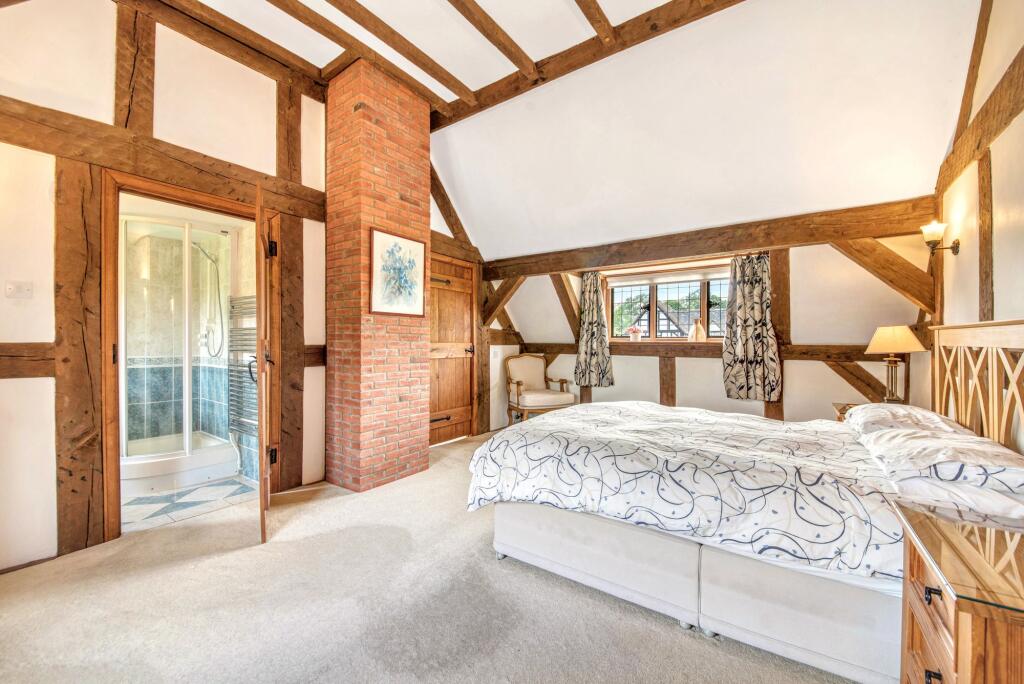 Master Bedroom &amp; En Suite