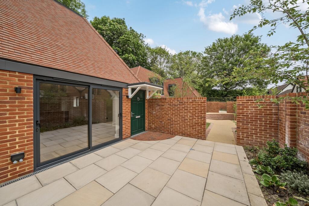 1294958-2-68261a5...