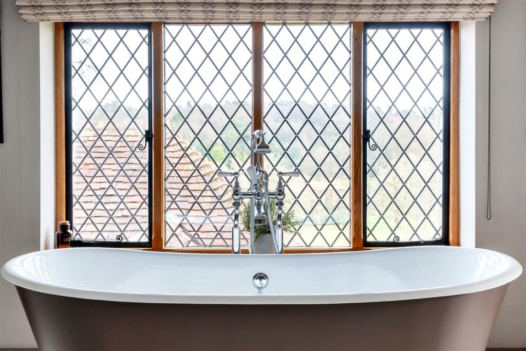Master Bath.jpg