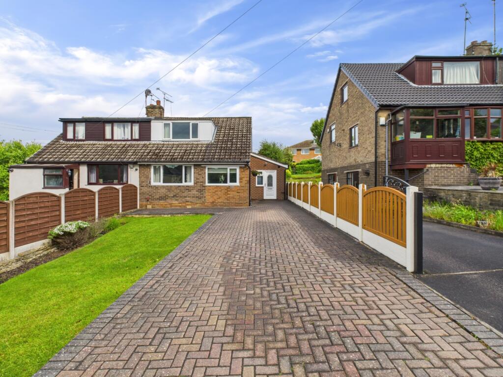 CAM04233G0-PR0021-STILL001