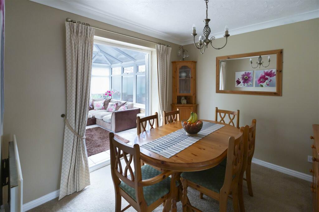 27 Crocus Way 20.jpg