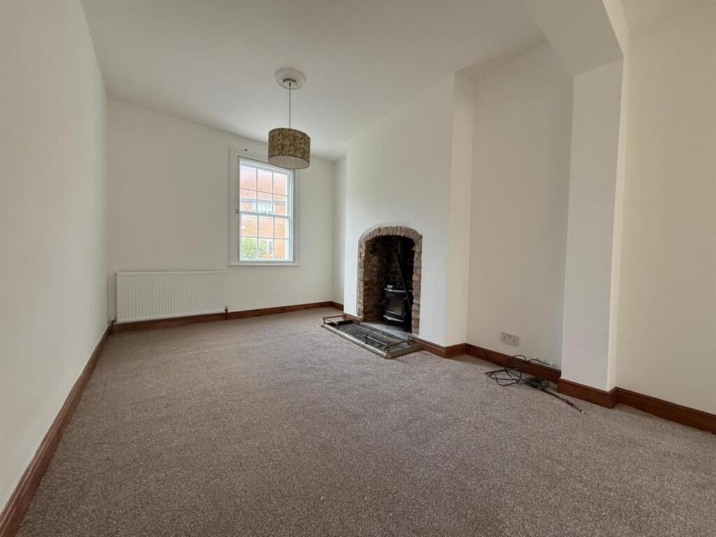 Lounge /  Dining Room
