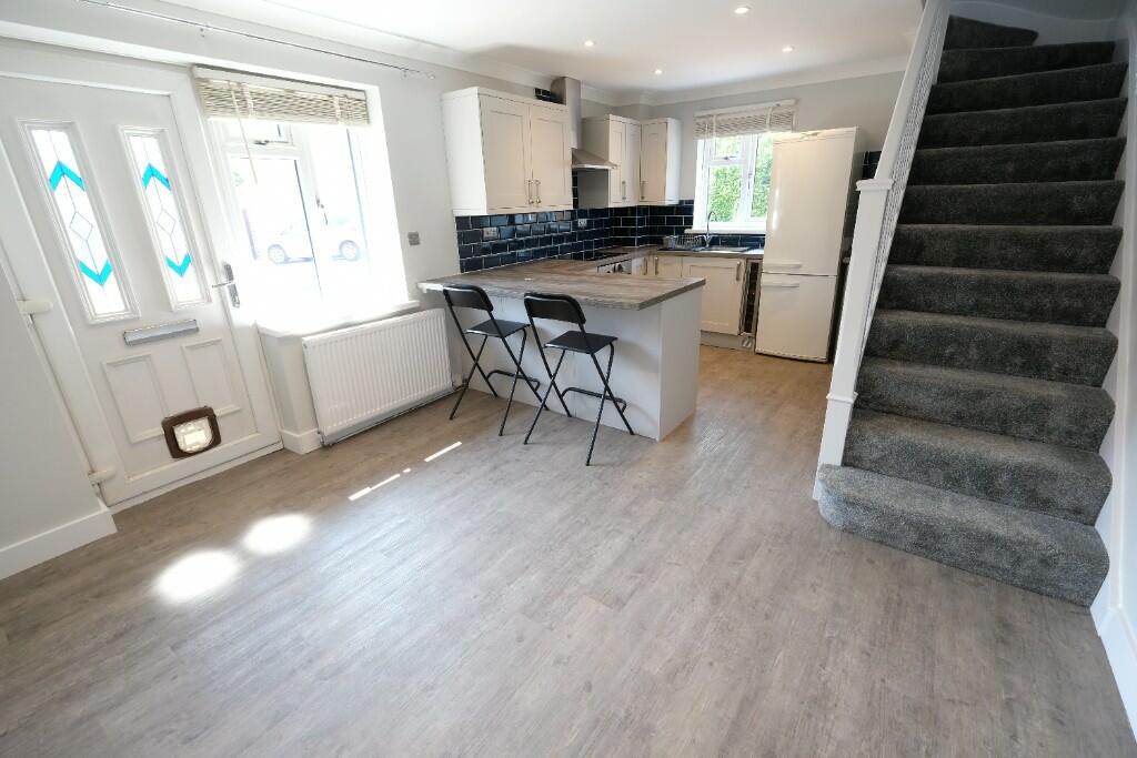 OPEN PLAN ROOM
