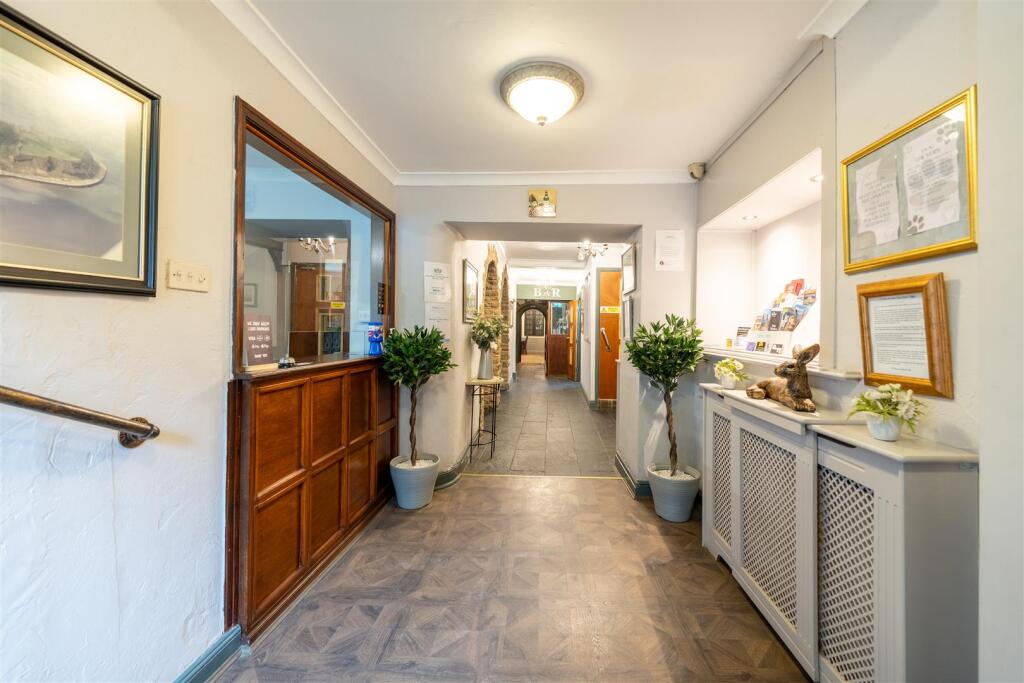 24235 East Ayton Lodge Hotel-007.jpg