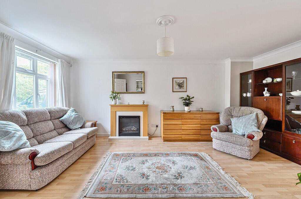 1329521-7-6880b62...