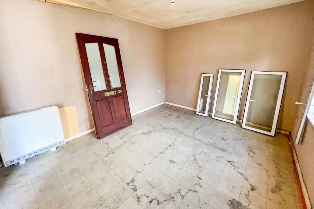 39 Newnton Grove, Malmesbury, Wiltshire, SN16 0DS