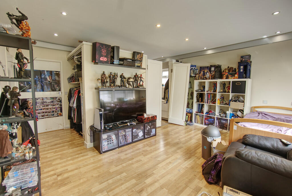 Downstairs Bedroo...