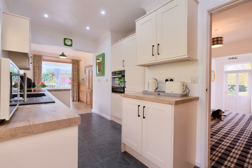 Kitchen and entrance hall