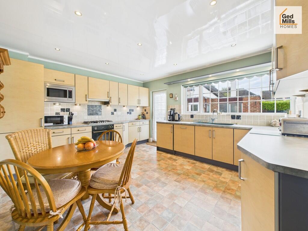 CAM04261G0-PR0103...