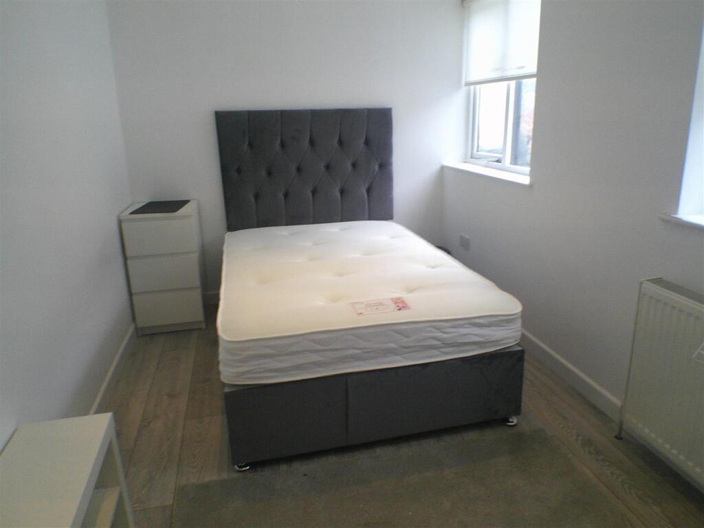 room 3 ..JPG