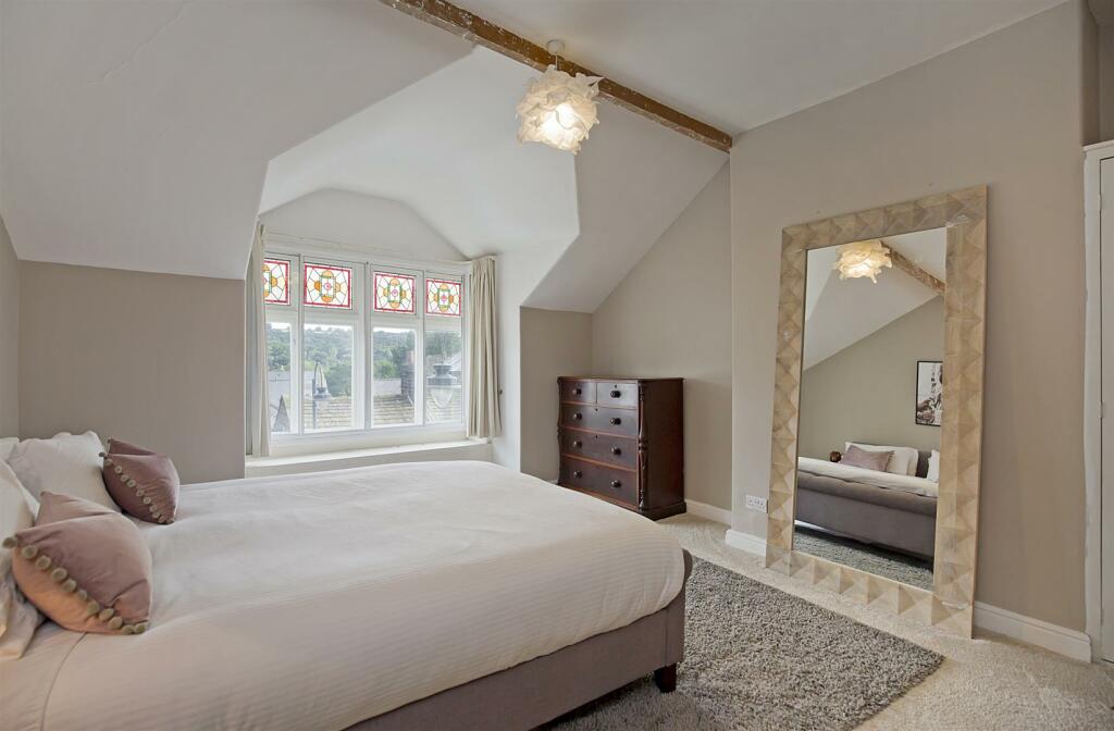 Bed 1 2.jpg