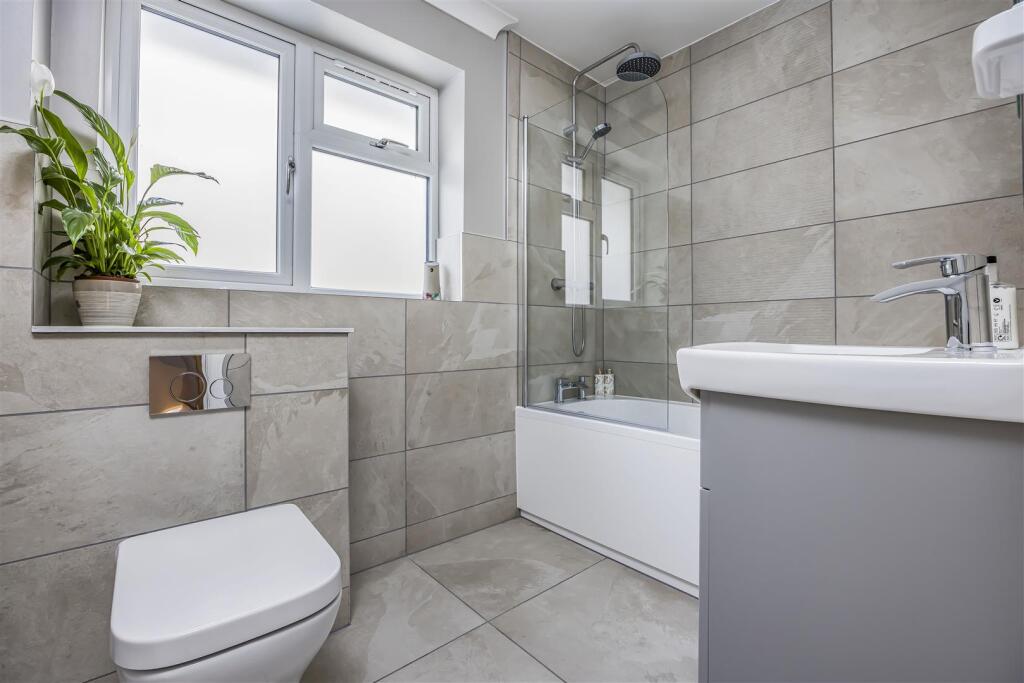 88 James Copse Road, Horndean-PorticoMarketing-Sol