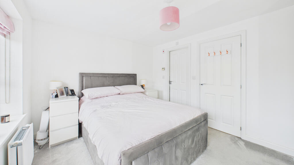 CAM04968G0-PR0077-STILL007