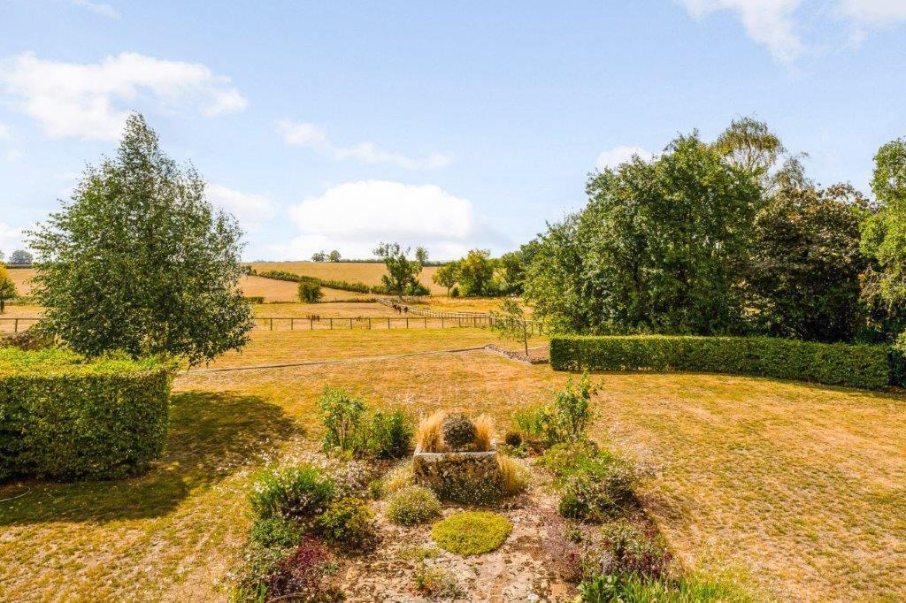 September Cottage - Garden and Views.jpg