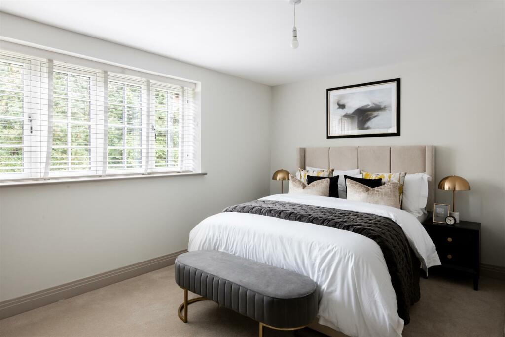 7 De Clare Court-22.jpg