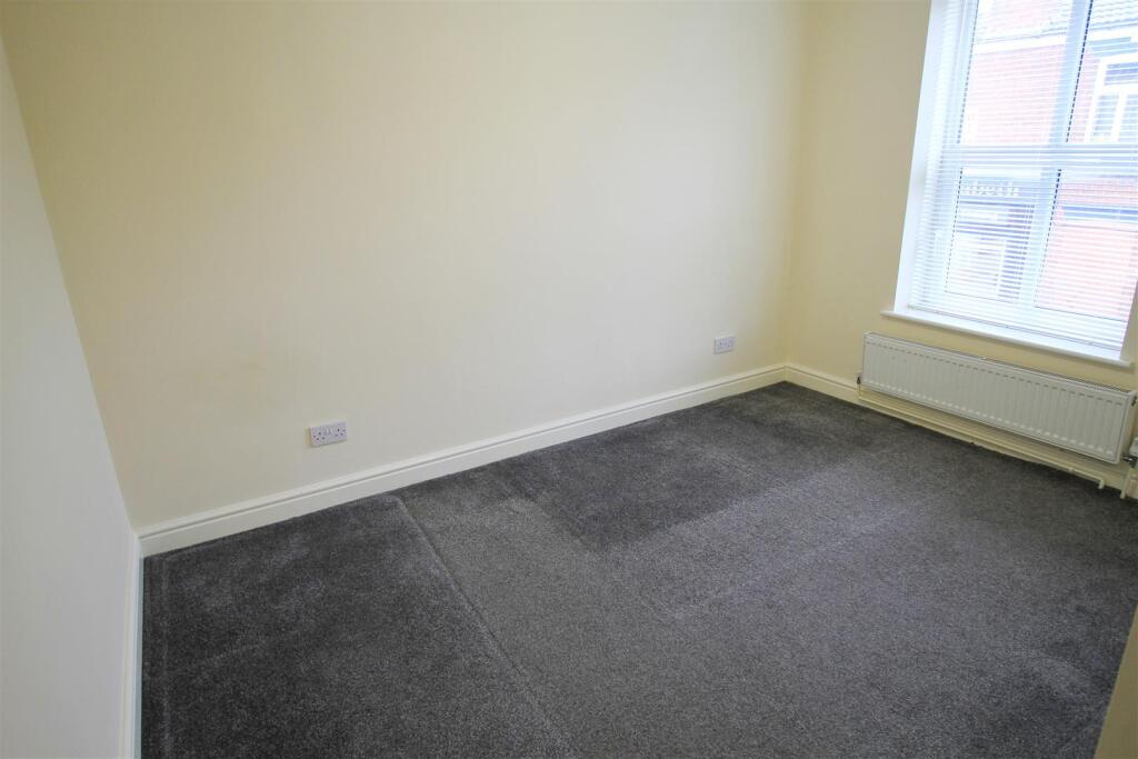 Bedroom 1.jpg