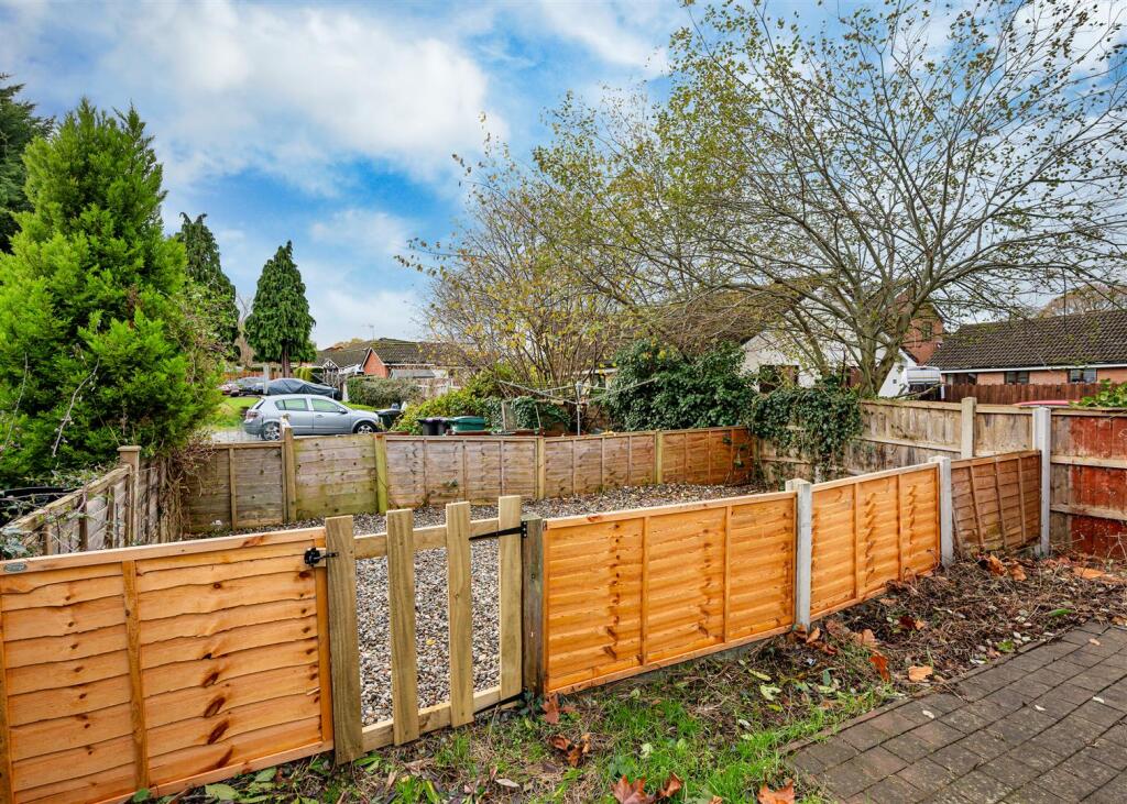 44a Hook Farm Road-8.jpg