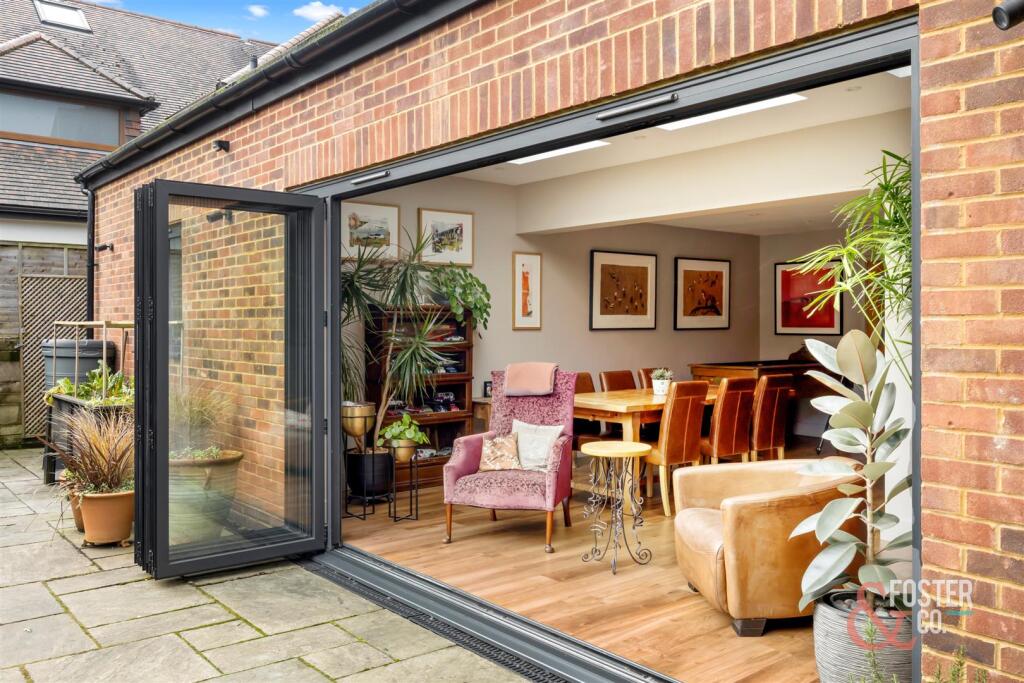 Tredcroft Road, 4-007.JPG