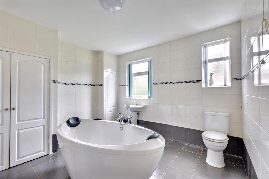 Bathroom.jpeg