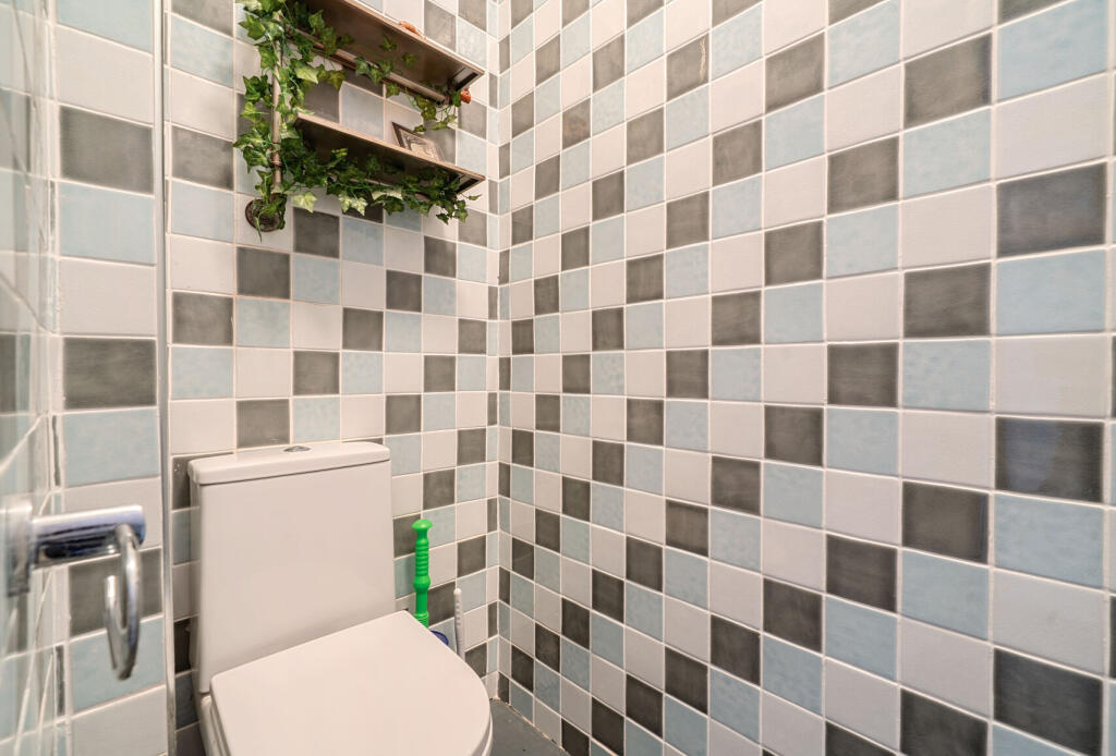 1336393-16-689efd...