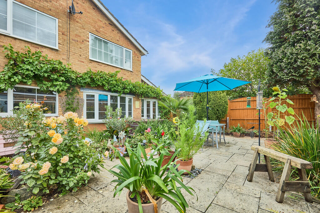 Edward Knight 202...