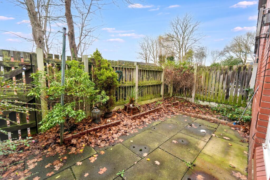 94 The Hove, Murdishaw, Runcorn, Cheshire, WA7 6EE