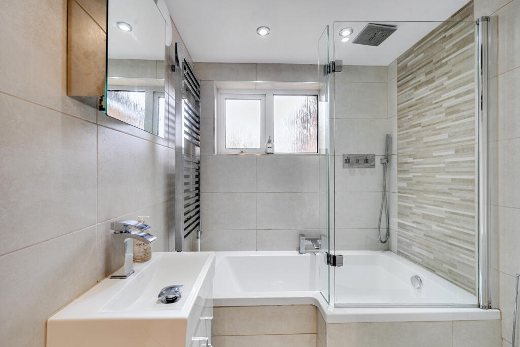 1377318-22-690dc1...