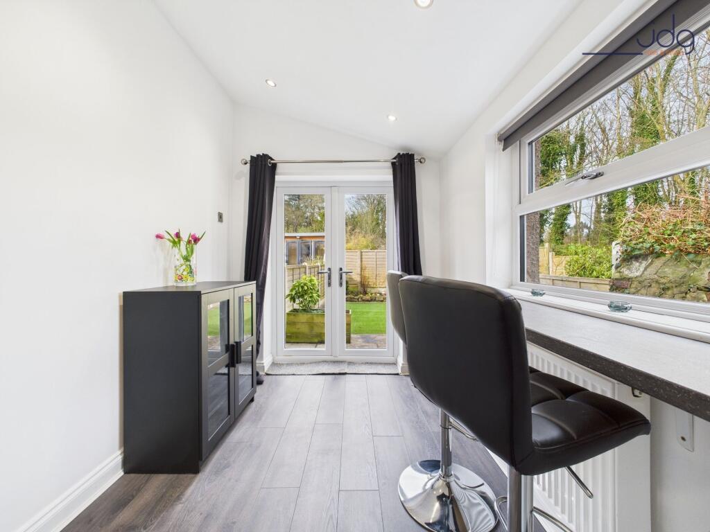 Kitchen - Breakfast Bar