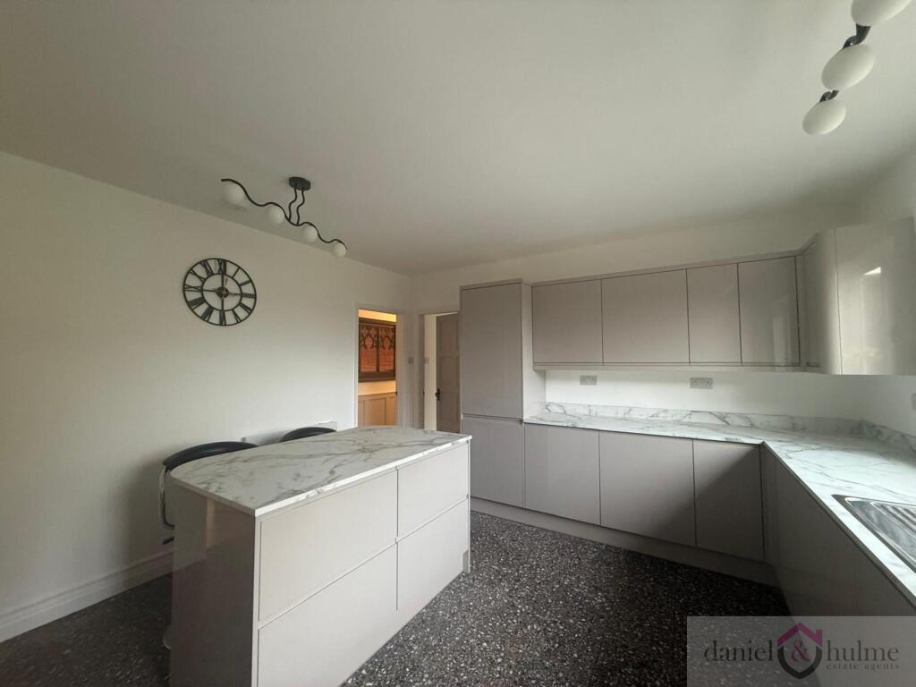 WhatsApp Image 2025-02-24 at 13.38.03 (10).jpeg