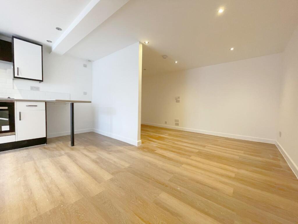LIVING AREA 2.jpeg