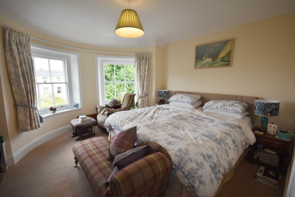BEDROOM.JPG