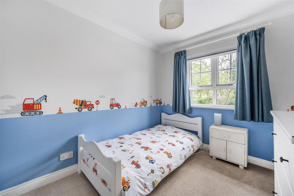 38 Graham Hill Road,Towcester