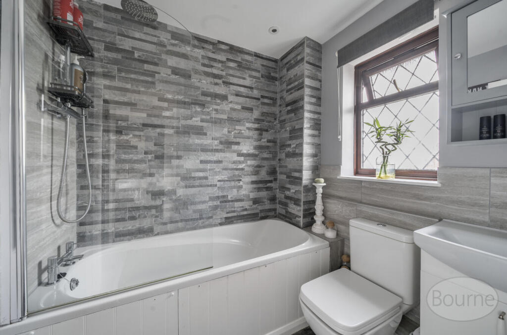 5b5529fb-16bb-4ce...