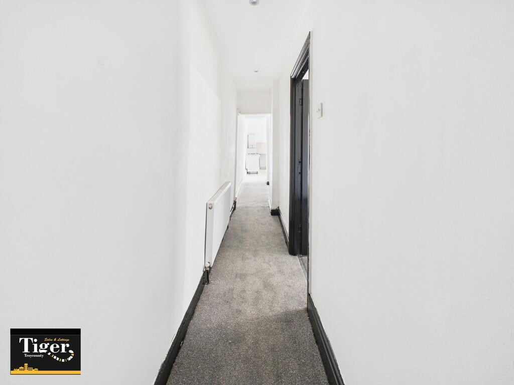 CAM02176G0-PR0533...