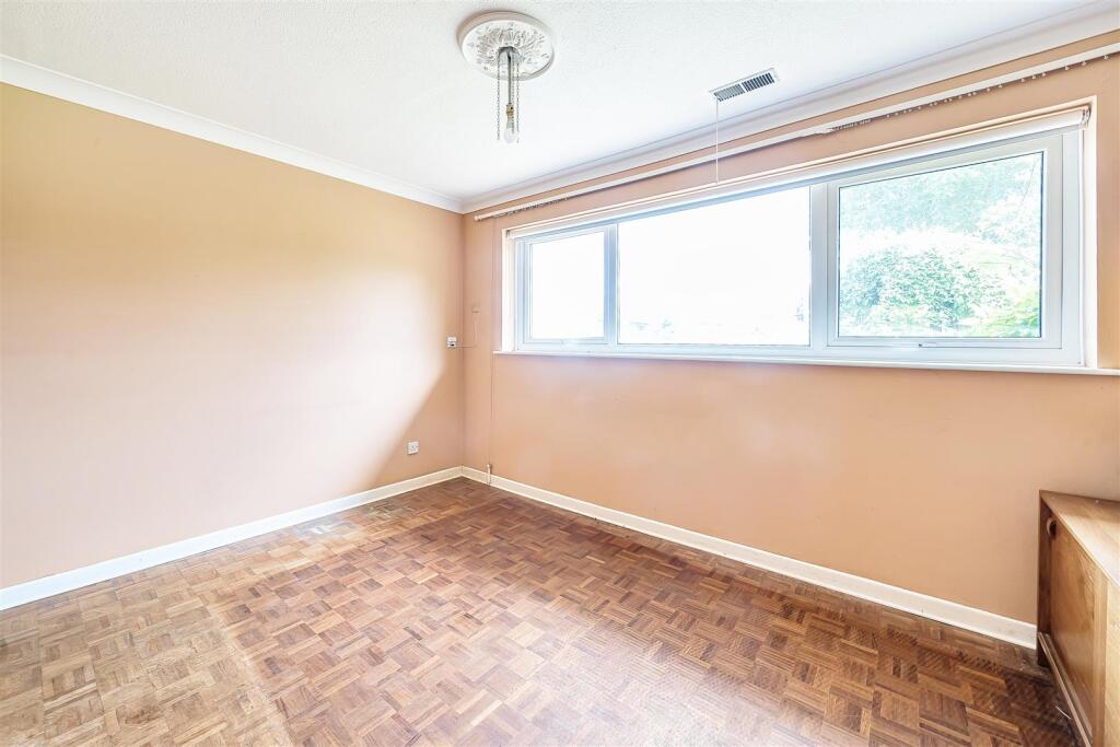 2 Pigeon Hill, Tiffield