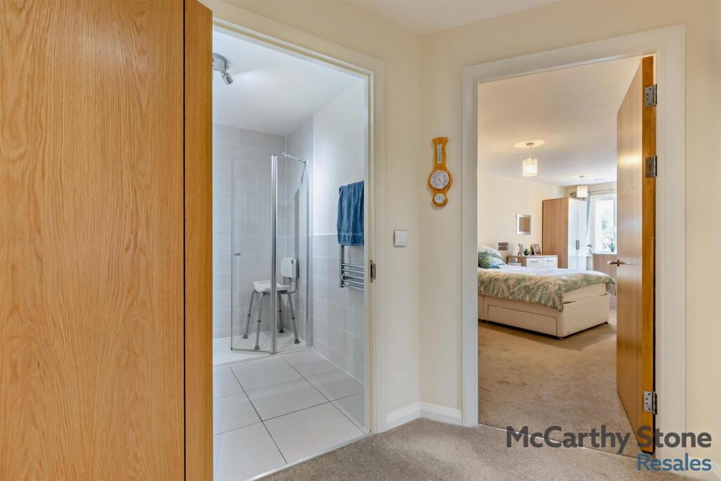 8668608-interior03-800.jpg