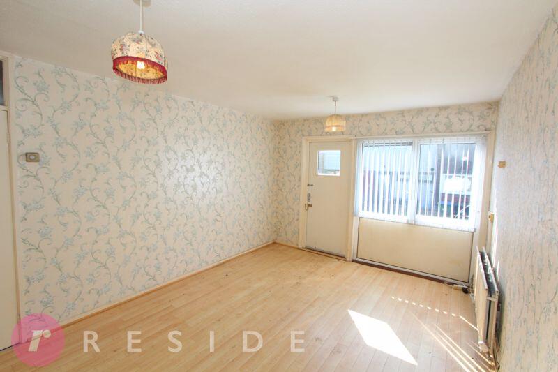Lounge / Dining Area