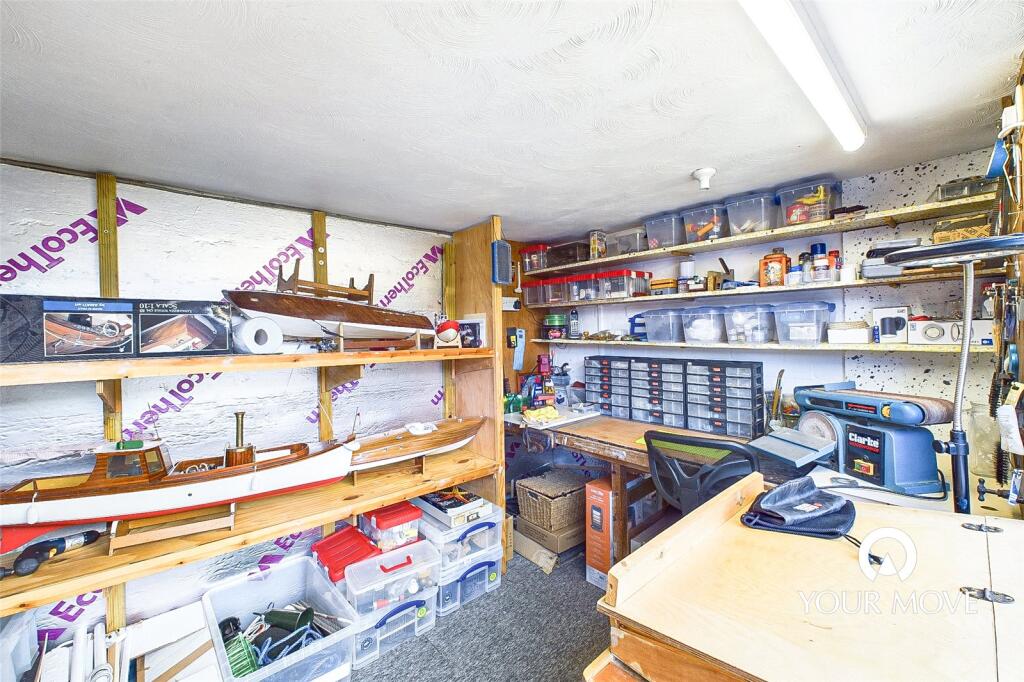 Work Shop/Craft Room