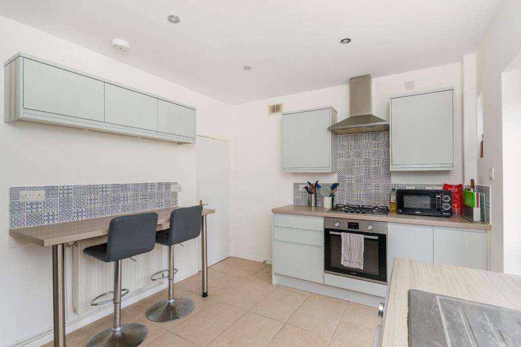 3B8RBR - Kitchen B.jpg