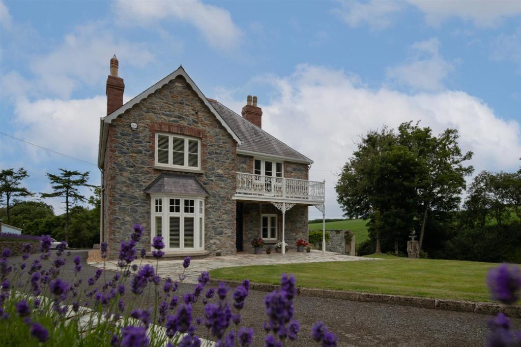 The Glen, Fishguard Road - Final Edits-56.jpg