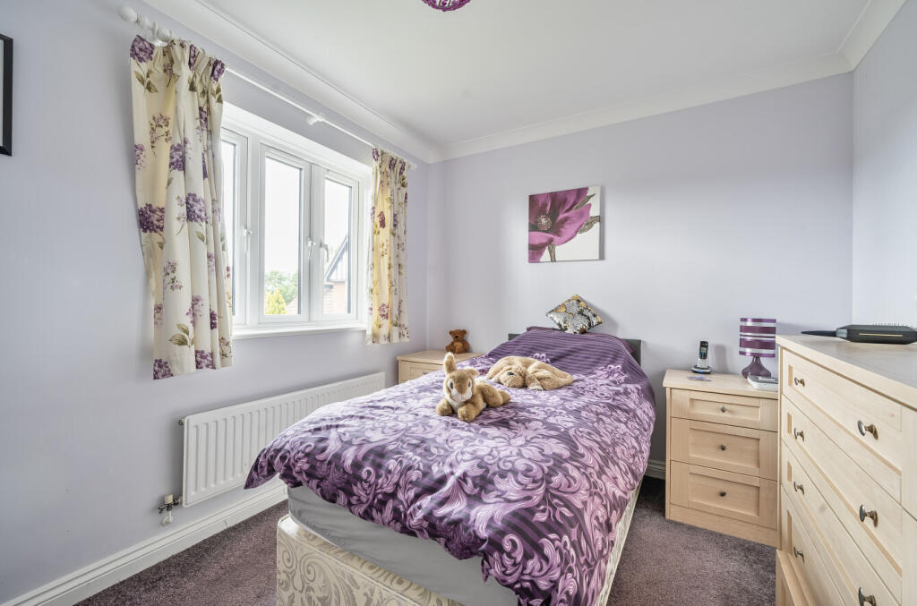 1300982-1-683a125...