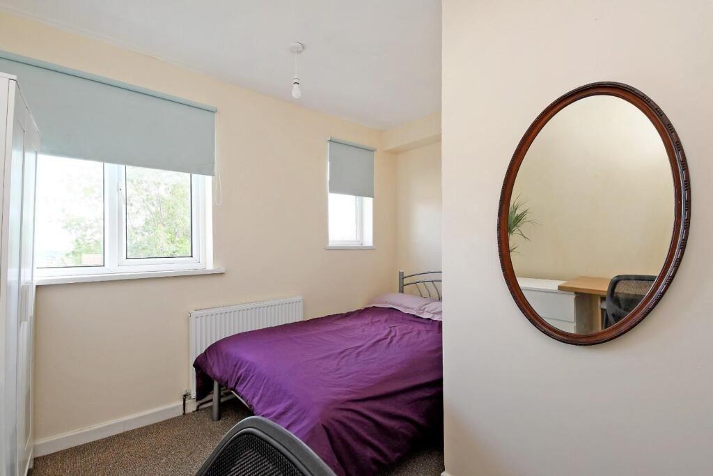 28 Townend Street, bedroom 2.jpg